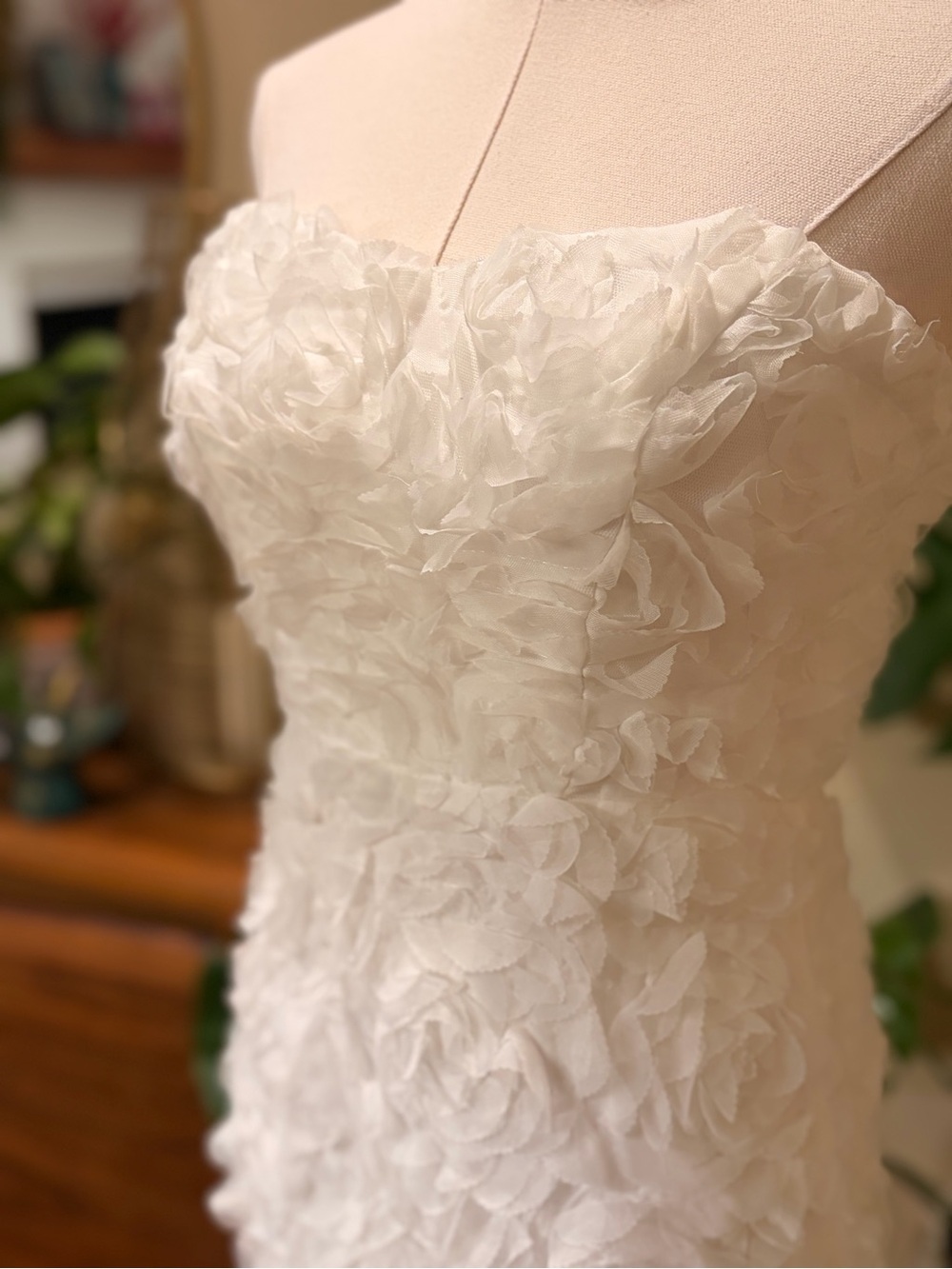 NWT Billy J Strapless White Floral Appliqué Midi Dress with Side Slit - US XS - Picture 7 of 11